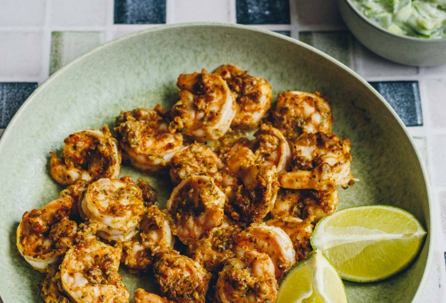 Masala-Garnelen mit Gurken-Raita