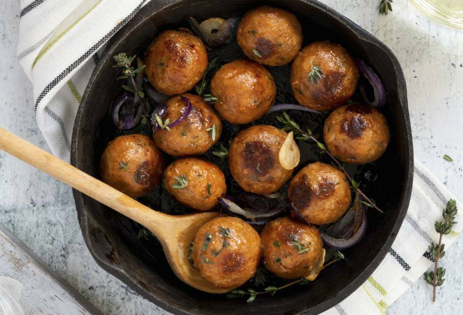Vegane Hackbällchen mit Knoblauch und Zwiebeln