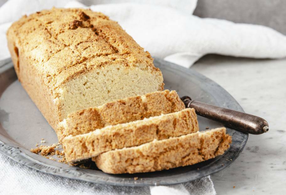 Süßes Toastbrot mit Kokos und Mandeln