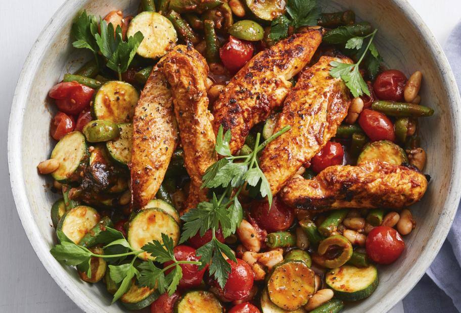Hähnchenpfanne mit Zucchini, Tomaten und Bohnen