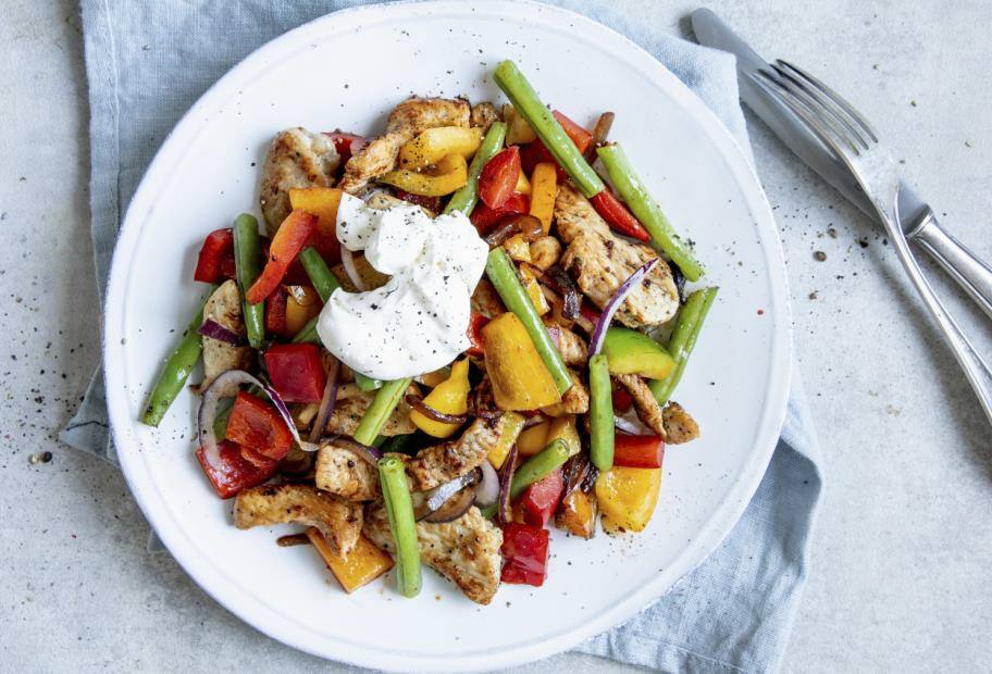 Schnelle Paprika-Pfanne mit Pute und Bohnen