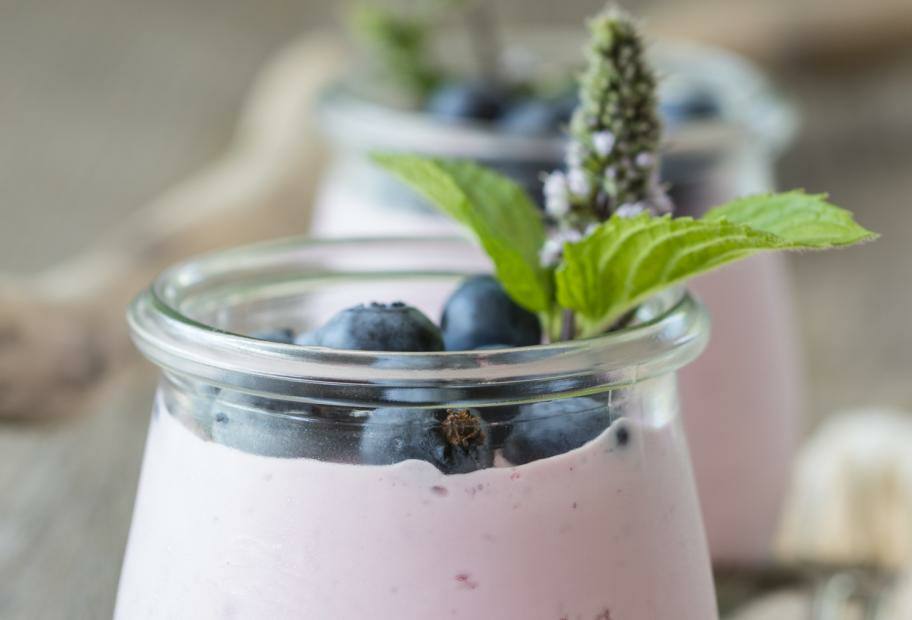 Blaubeer-Käsekuchen im Glas ohne Backen