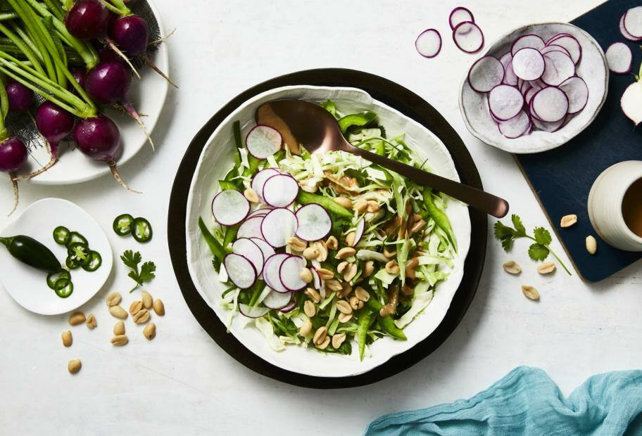 Weißkohl-Paprika-Salat mit Erdnussdressing