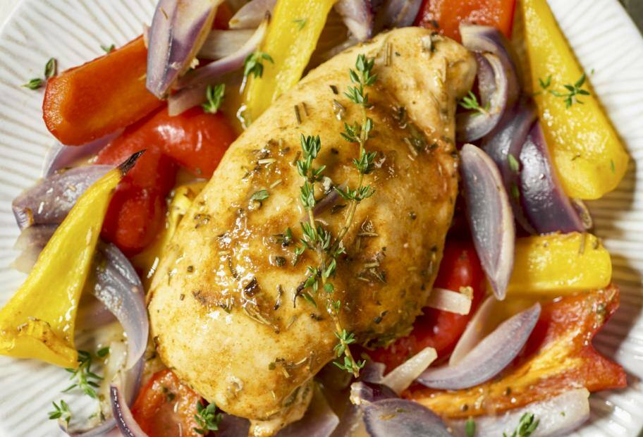Hähnchenbrust mit Paprika aus dem Ofen