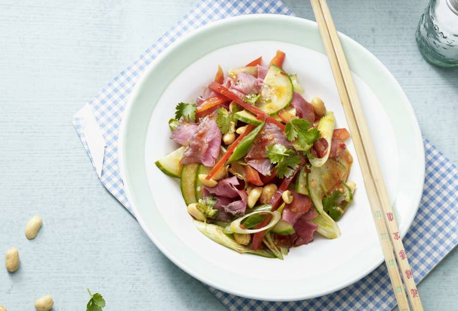 Thai-Salat mit Roastbeef