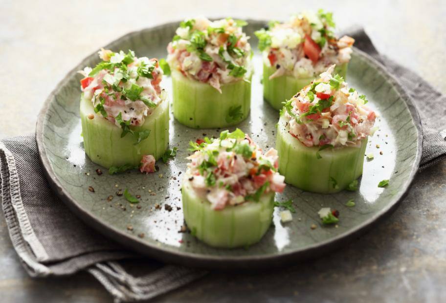 Gurkenhäppchen mit Makrele und Merrettich