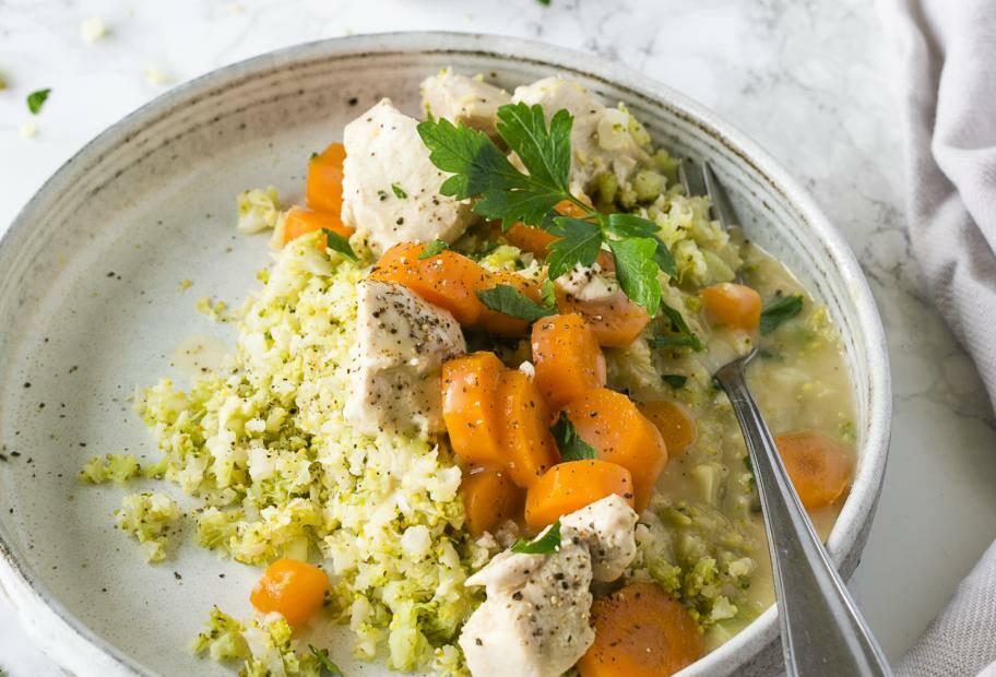 Hühnerfrikassee mit Brokkoli-Blumenkohl-Reis