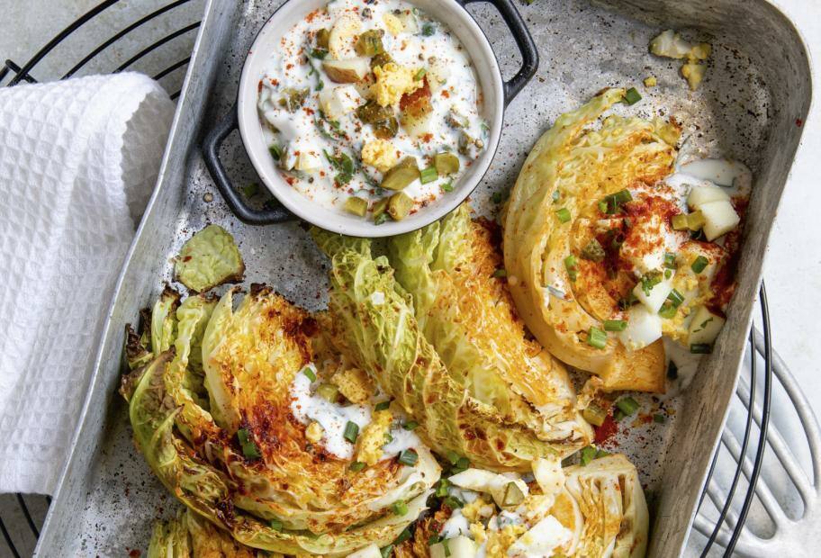 Wirsingspalten aus dem Ofen mit Kräuterremoulade