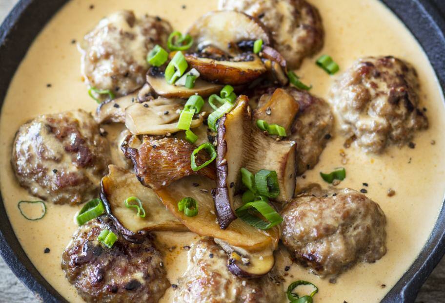 Kötbullar in Champignon-Rahmsauce