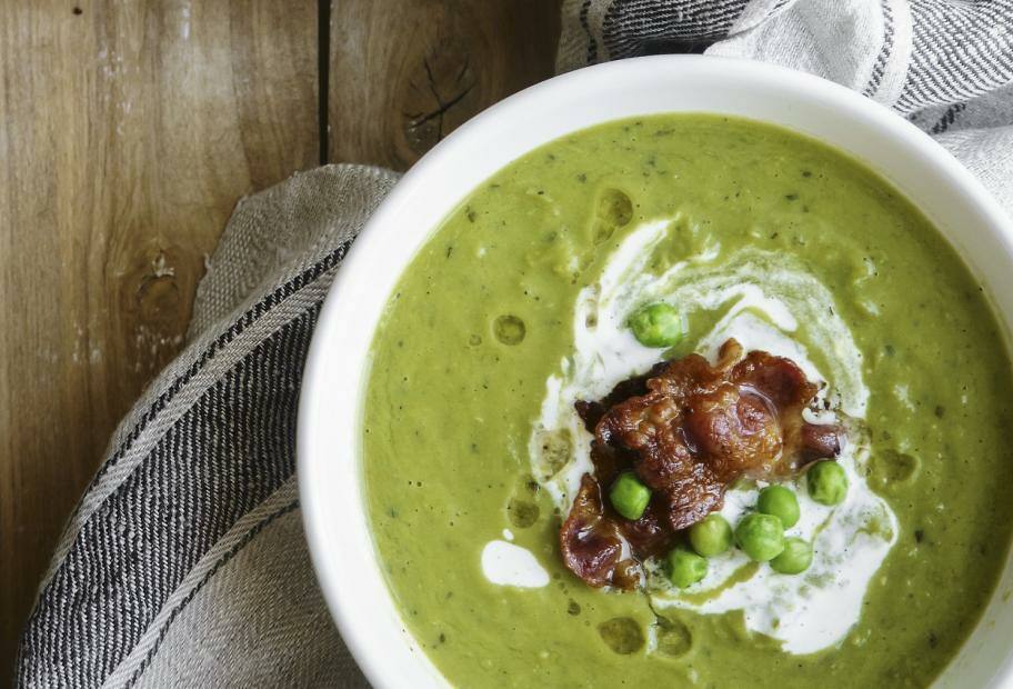 Erbsencremesuppe mit Bacon