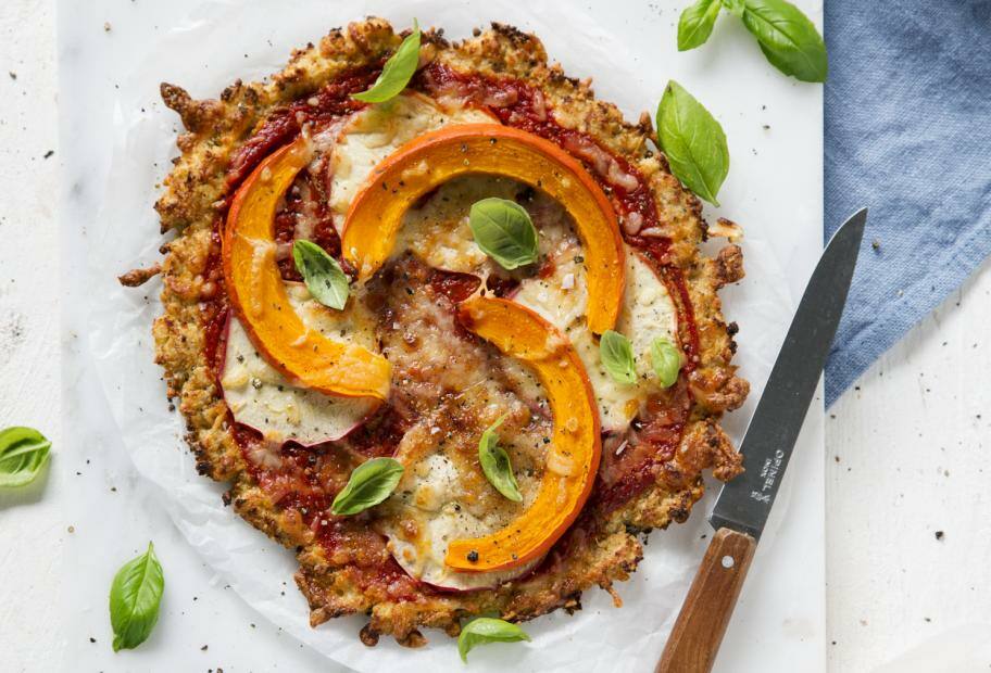 Blumenkohl-Pizza mit Kürbis
