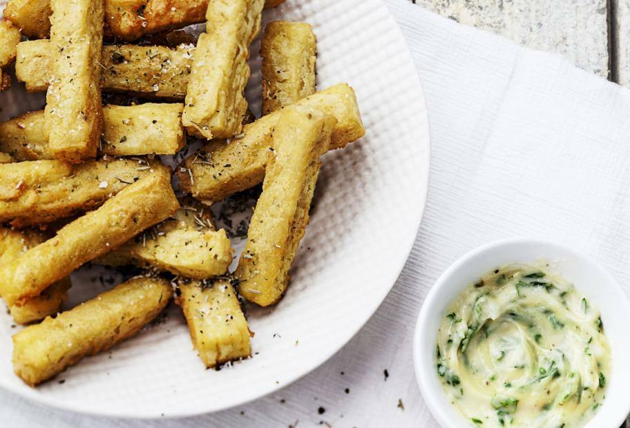 Auberginen-Pommes mit Kräuter-Mayo
