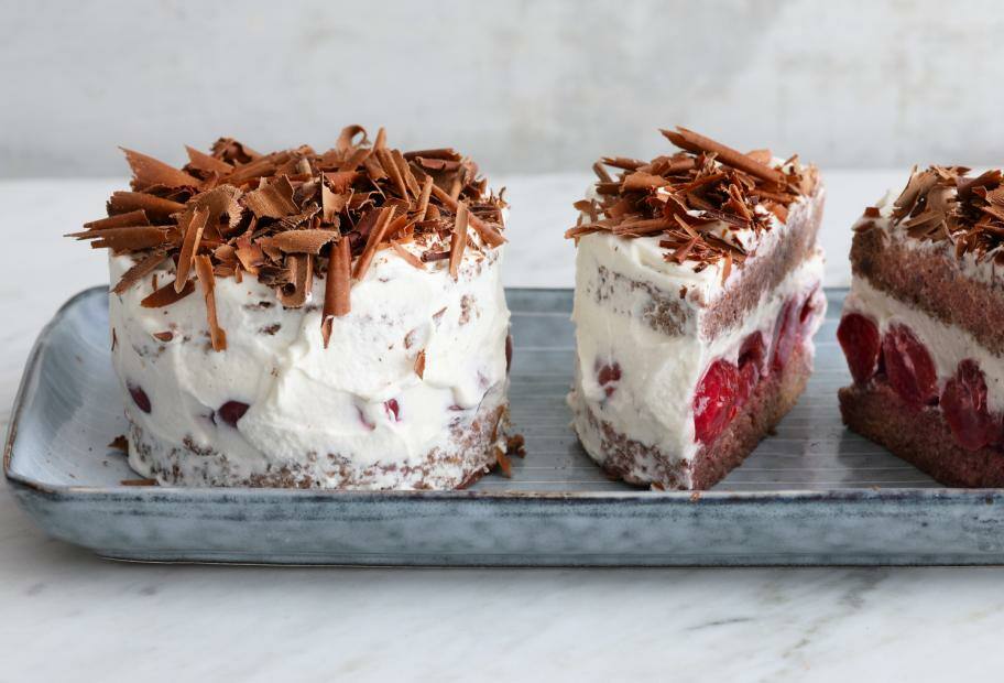 Low Carb-Schwarzwälder-Kirsch-Törtchen