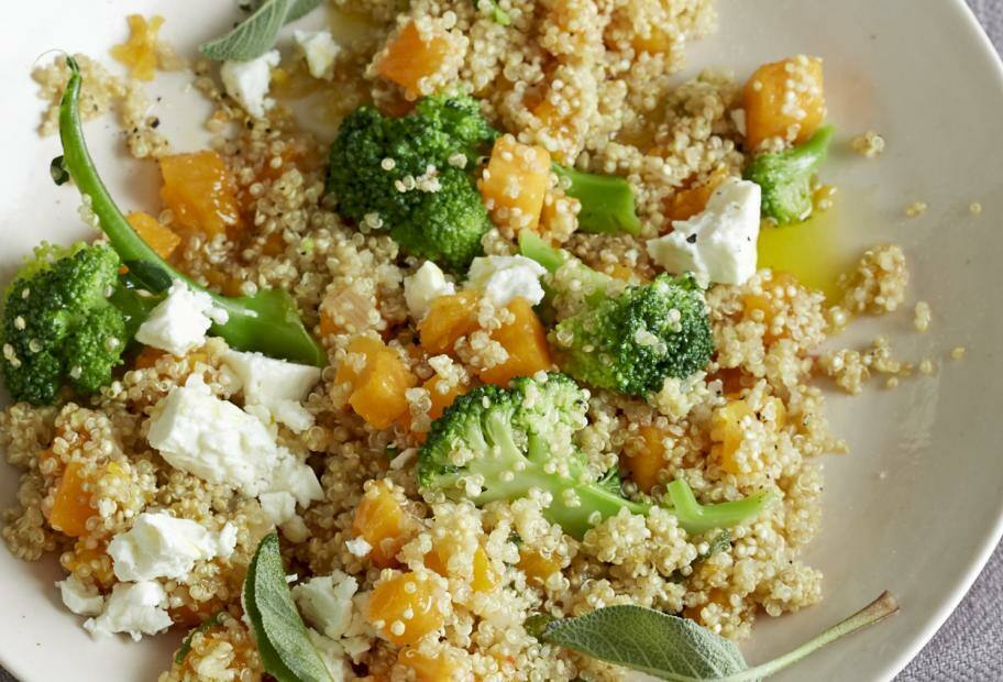 Kürbis-Quinoa mit Brokkoli und Schafskäse