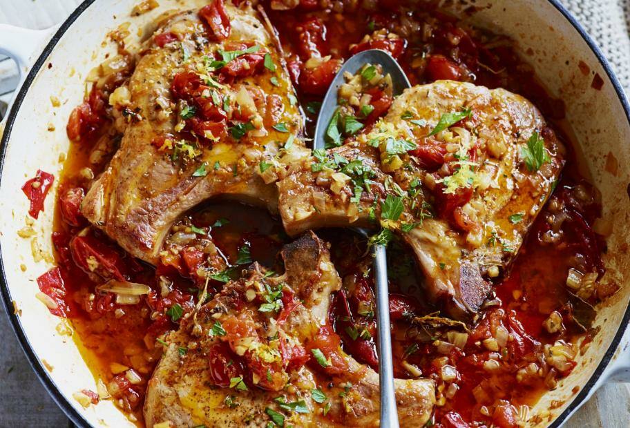 Schweinekoteletts mit Tomaten-Fenchel-Sauce