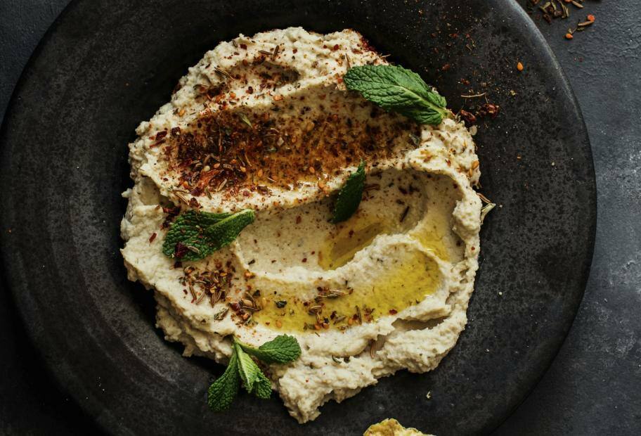 Auberginen-Blumenkohl-Hummus
