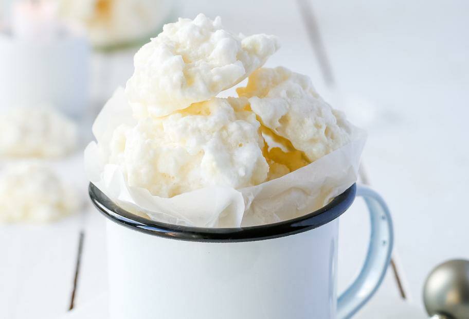 Luftige Kokosmakronen ohne Zucker