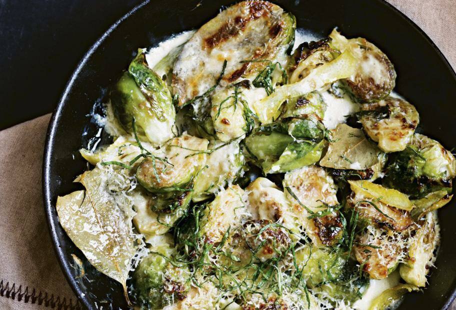 Gratinierter Rosenkohl mit Buttermilchdressing