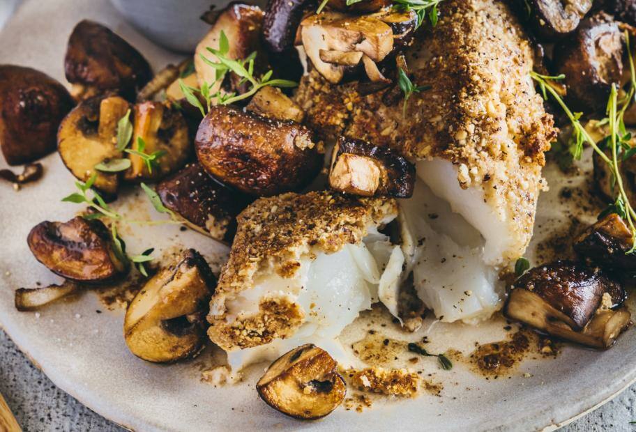 Gebratener Kabeljau mit Schmorpilzen