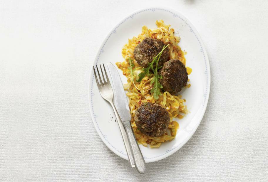 High Protein Frikadellen mit spicy Spitzkohl