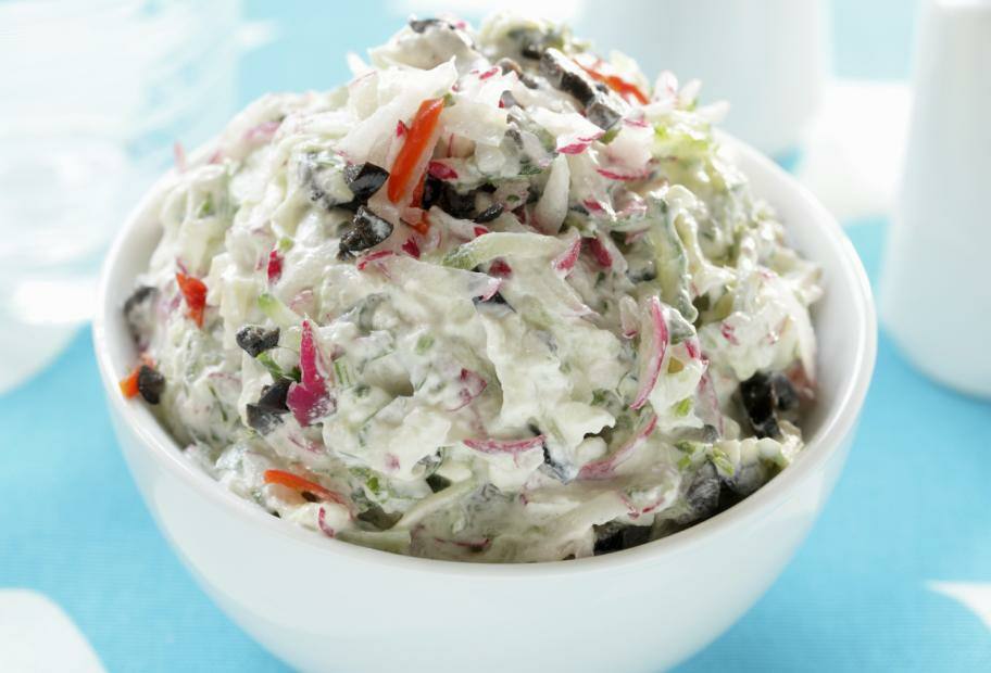 Kalorienarmer Hüttenkäse-Salat