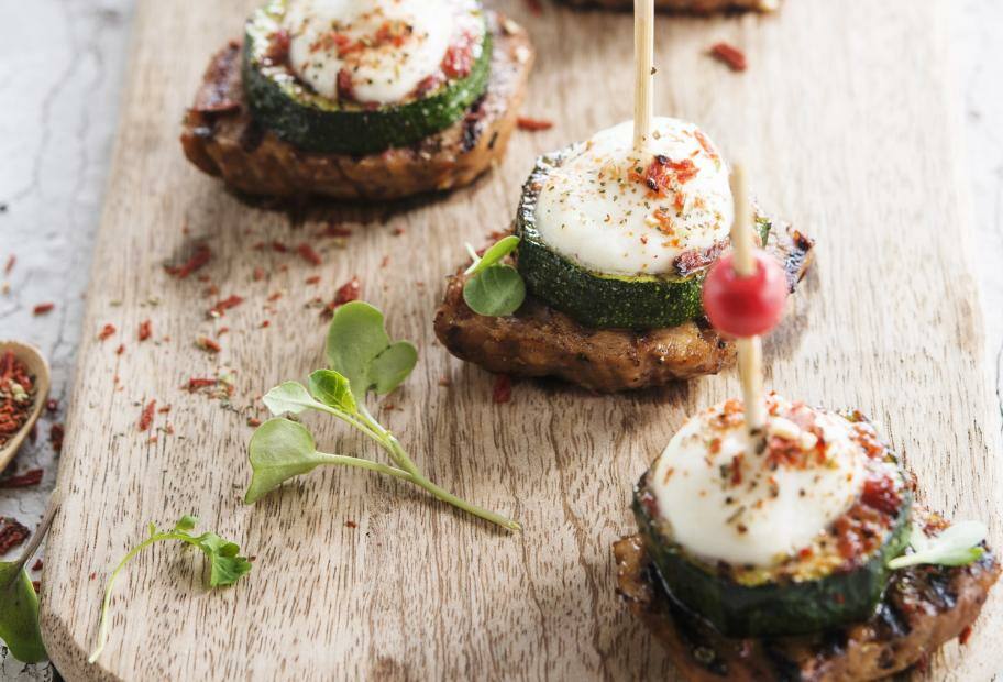 Putenhäppchen mit Mozzarellakrone