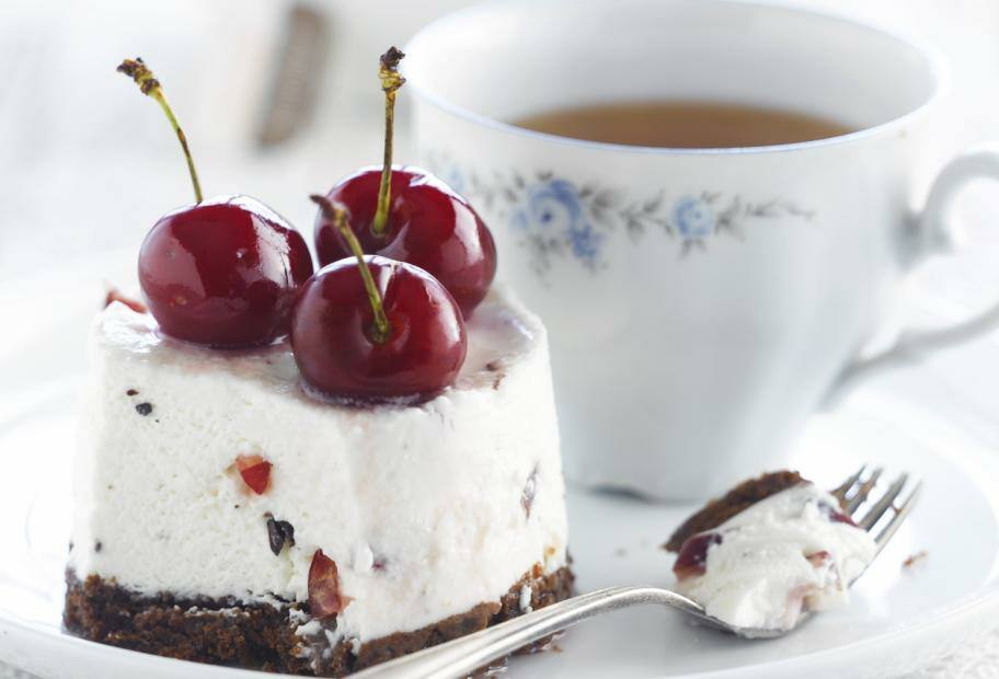 Ricottatörtchen mit Kirschen und Keksboden ohne Backen