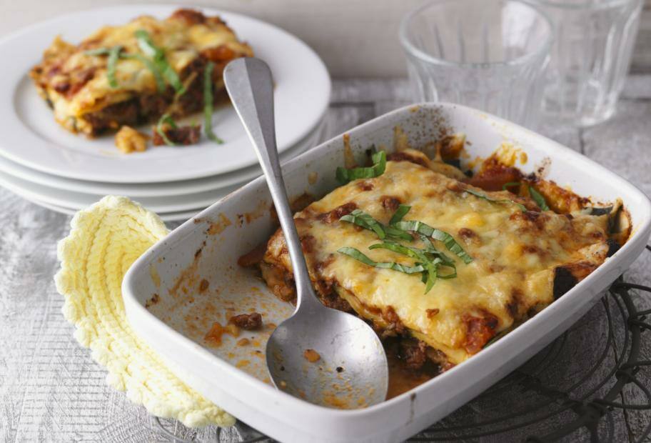 Einfache Lasagne mit Zucchiniblättern und viel Eiweiß