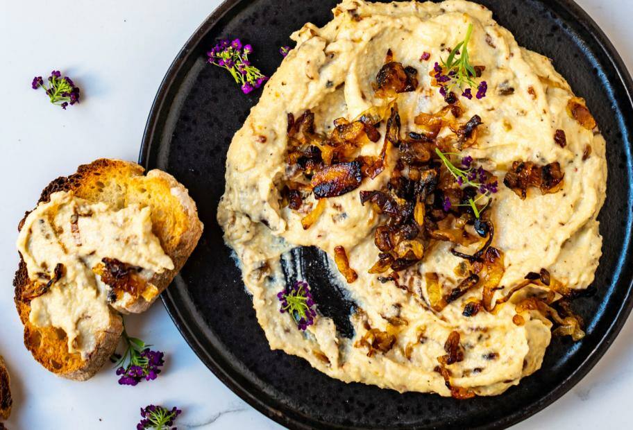 Zwiebel‑Cheddar‑Dip – Low‑Carb, cremig, in 20 Minuten