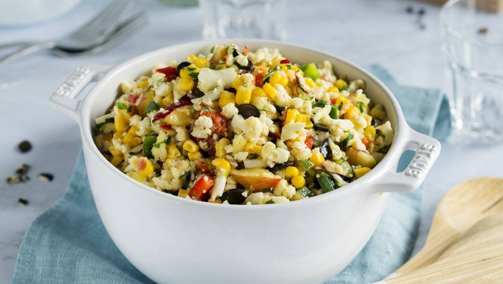 Schneller Blumenkohlsalat mit Paprika und Apfel | Lowcarb.de