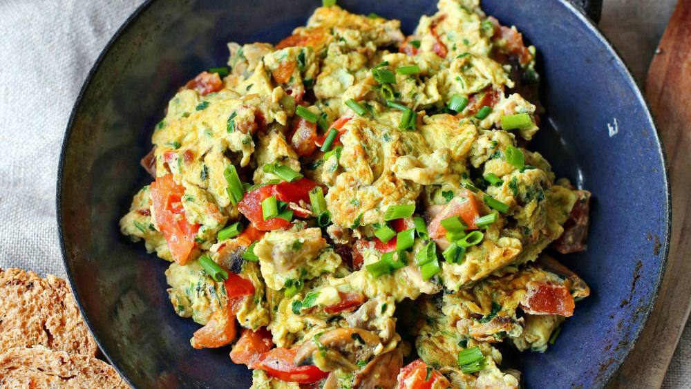 Rührei mit Champignons und Tomaten Lowcarb.de