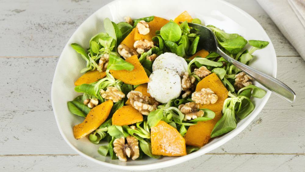 Feldsalat mit gebratenem Kürbis und ZiegenkäseLowcarb.de