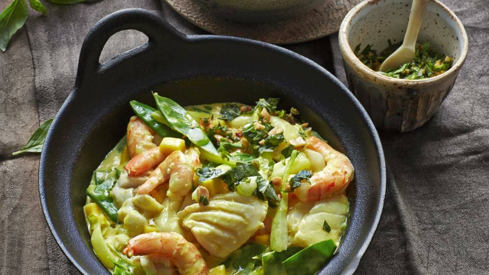 Kokos-Fischcurry mit Garnelen und Mango | Lowcarb.de