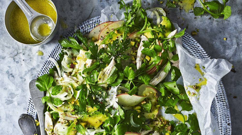 Grüner Hähnchensalat mit Fenchel und Apfel | Lowcarb.de