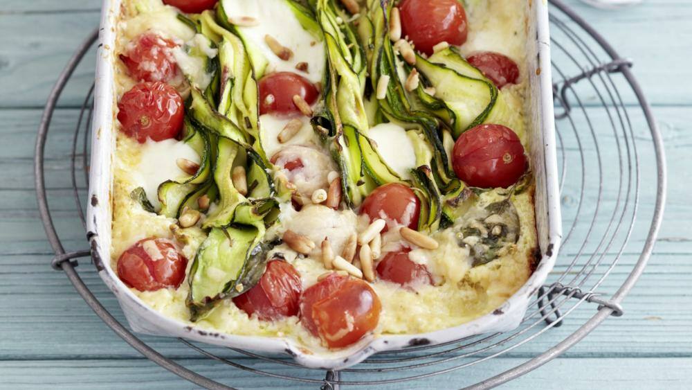 Low Carb QuinoaAuflauf mit Zucchini und 3 Käsesorten