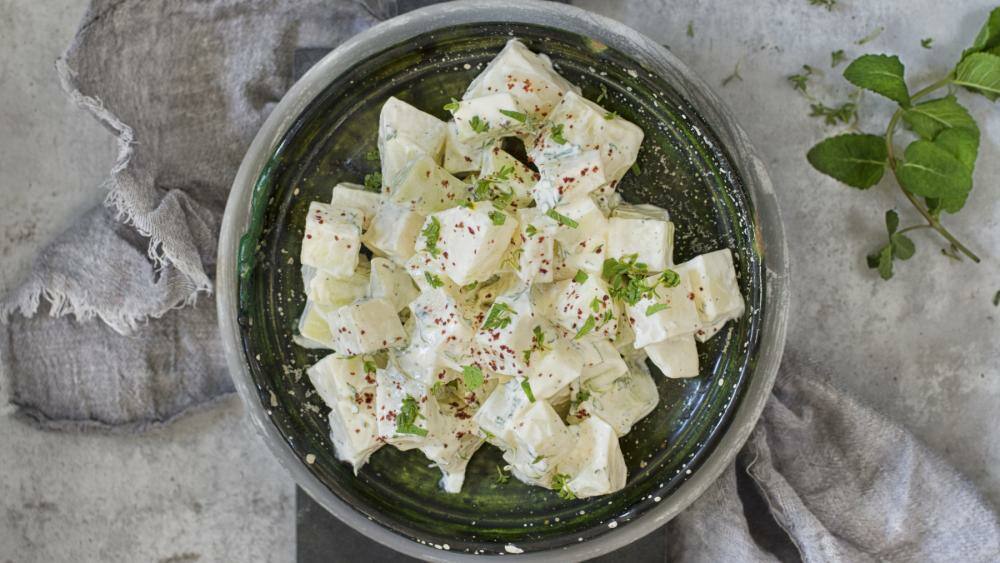 Kohlrabisalat mit Joghurt-Mayo-Sauce | Lowcarb.de