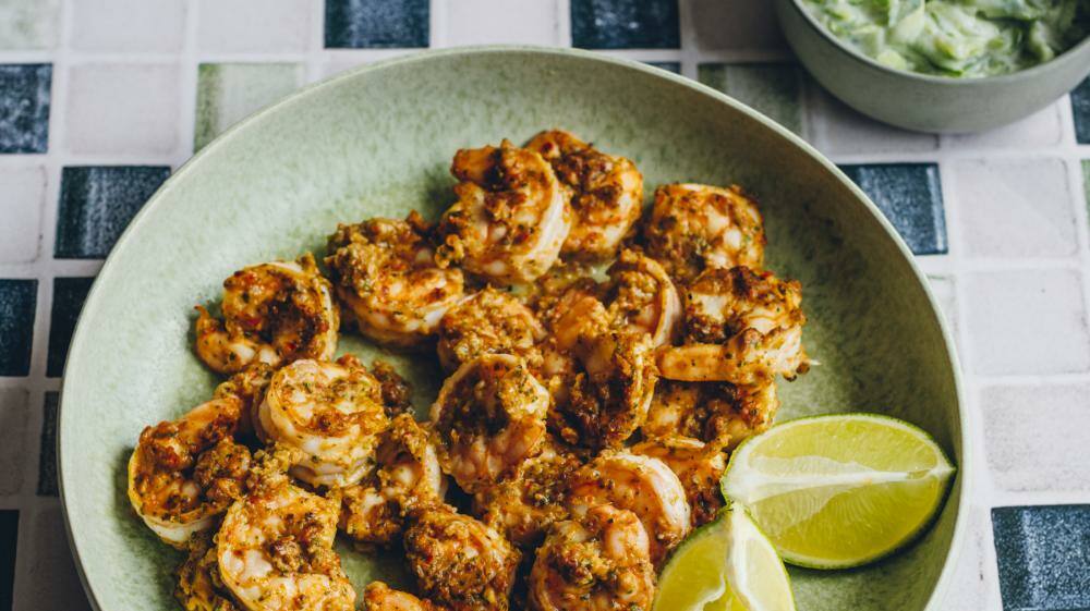 Masala-Garnelen mit Gurken-Raita | Lowcarb.de