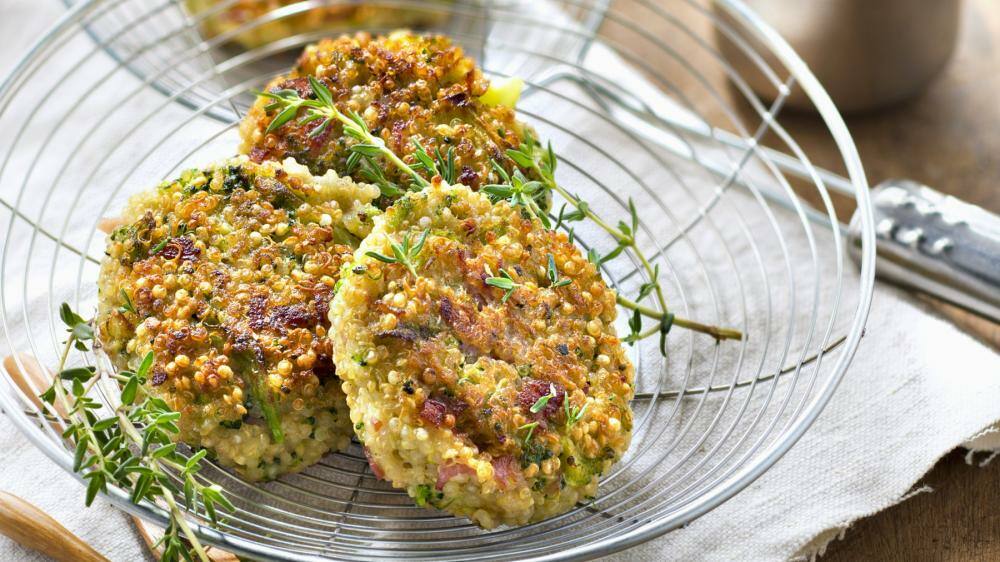 Quinoa-Bratlinge mit Brokkoli | Lowcarb.de