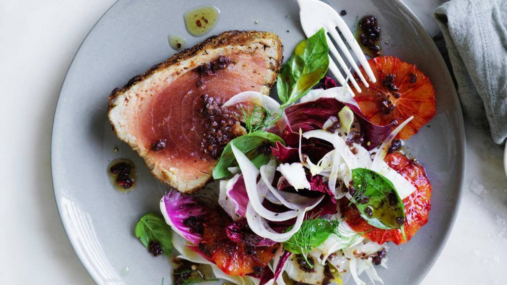 Gegrillter Thunfisch mit Fenchel-Radicchio-Salat