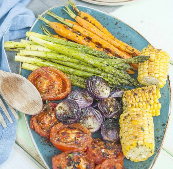 Buntes Grillgemüse mit Kräutermarinade