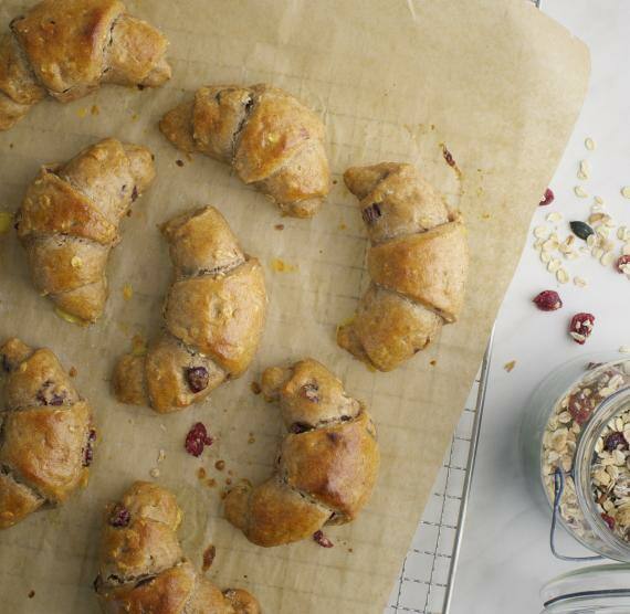 Müsli-Quark-Hörnchen mit Trockenobst
