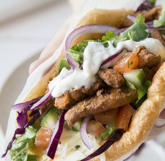 Cloud Bread-Döner mit Gyros und Tsatsiki