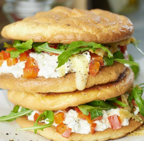 Cloud Bread Sandwiches mit Avocado und Tomate Lowcarb.de
