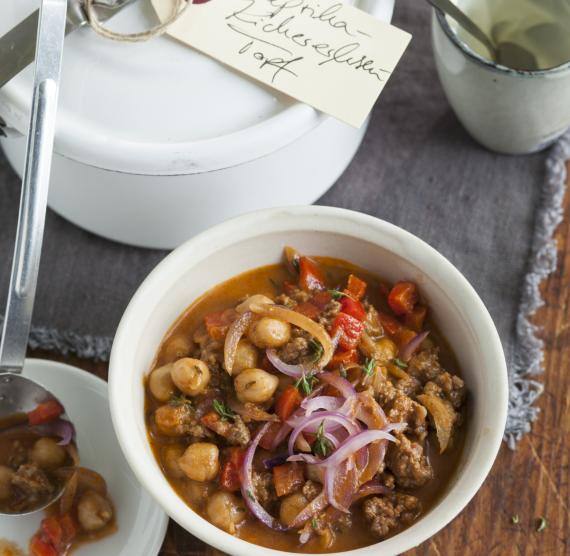 Hackfleisch und Paprika in einem Topf