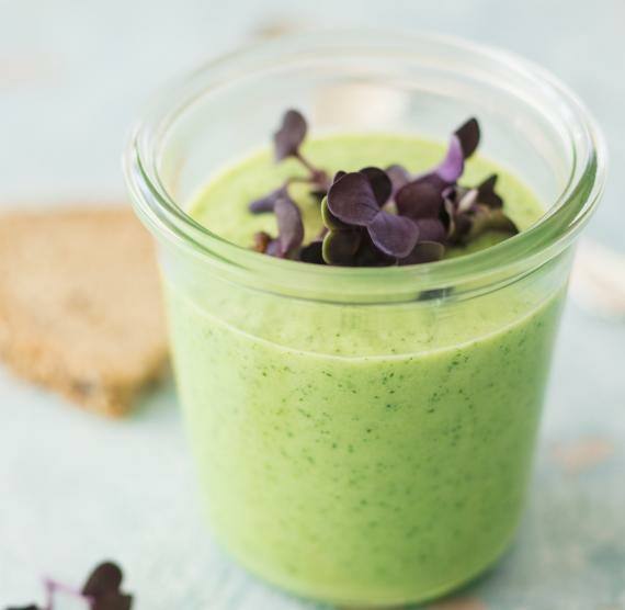 Weckglas mir Zucchini-Suppe