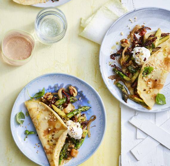 Crêpes auf einem Teller