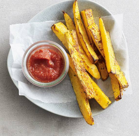 Pommes aus Kürbis in einer Schale
