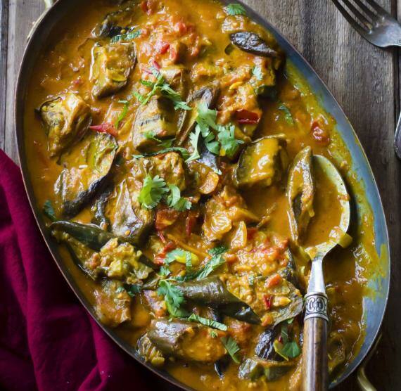 Curry aus Auberginen in einer Auflaufform