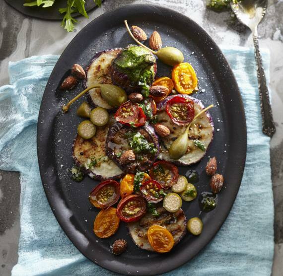 Verschiedene Gemüse auf einem Teller