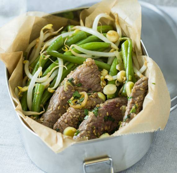 Bohnensalat mit Serranoschinken und Parmesan | Lowcarb.de
